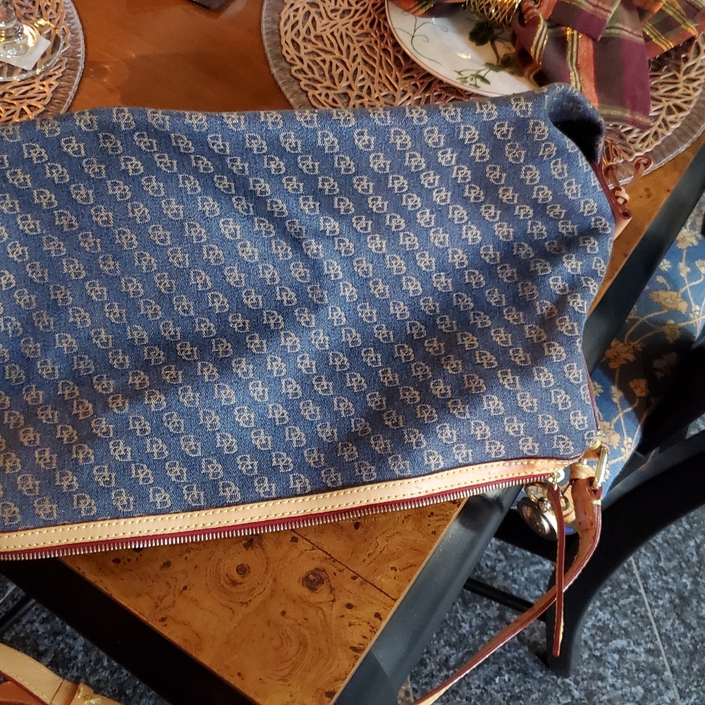 Large tote - Picture 7 of 7